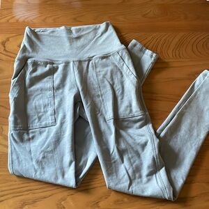 Aerie light gray camo pattern leggings with pockets